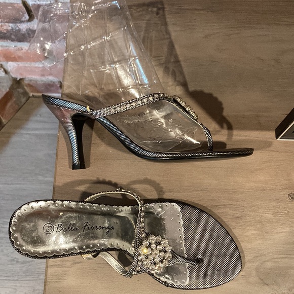 Dressy Kitten Heel Thong Sandal with Rhinestone Decorations - Picture 4 of 9